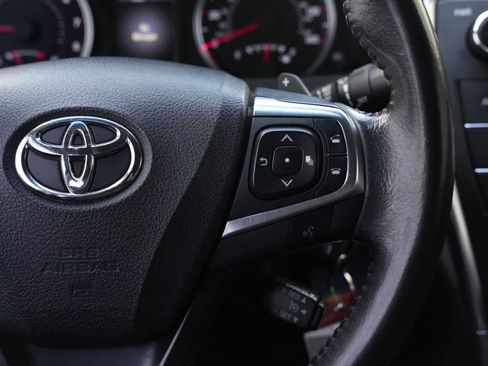 Used 2016 Toyota Camry SE image 9