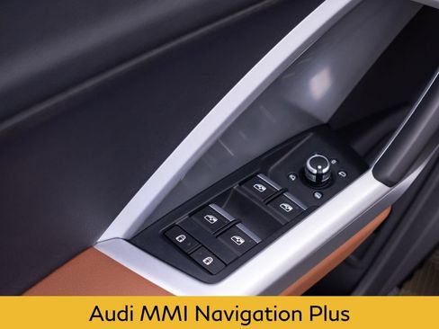 Used 2025 Audi Q3 2.0T Premium Plus w/ Premium Plus Package AWD/4WD image 14