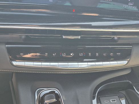 Used 2024 Cadillac Escalade Sport w/ LPO, ONYX Package image 21