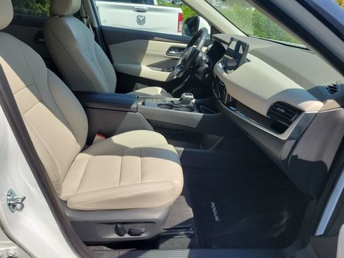 Certified 2024 Nissan Rogue SL w/ SL Premium Package FWD image 33
