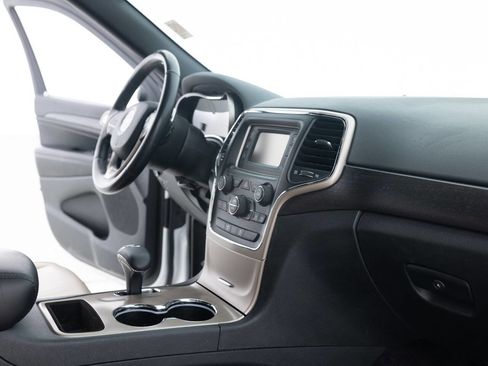 Used 2015 Jeep Grand Cherokee Laredo image 27