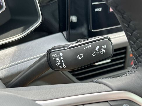 New 2025 Volkswagen Jetta SEL image 25