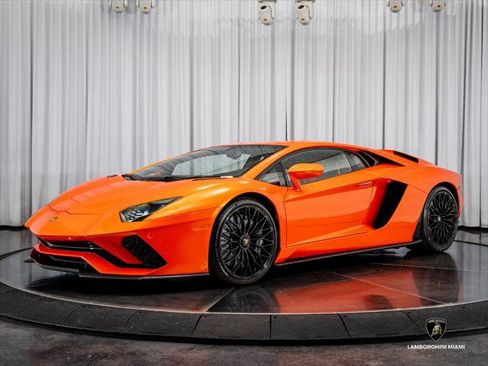 Used 2019 Lamborghini Aventador S AWD/4WD image 9