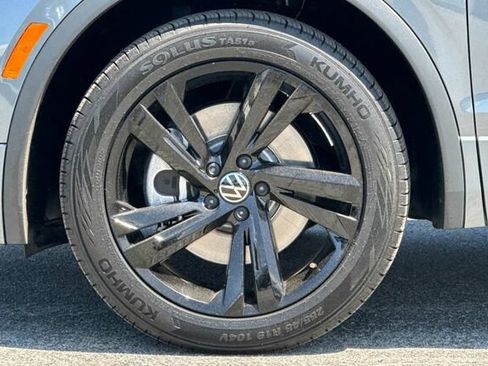 Used 2023 Volkswagen Tiguan SE R-Line AWD/4WD image 25