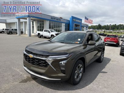 Used 2024 Chevrolet Trax LT w/ Driver Confidence Package