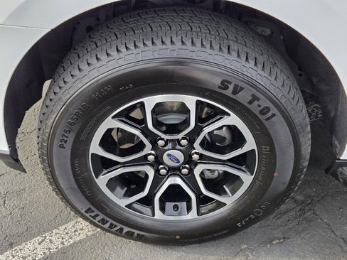 Certified 2024 Ford Expedition Max XLT image 9