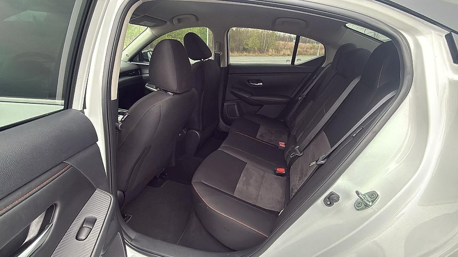 Used 2025 Nissan Sentra SR FWD image 22