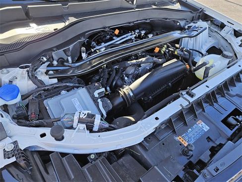 Used 2025 Ford Explorer ST-Line w/ ST-Line Street Pack image 18