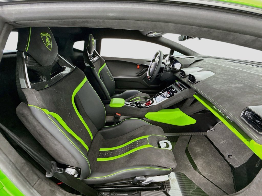Used 2024 Lamborghini Huracan Tecnica RWD image 19