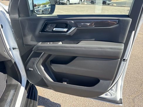 New 2026 GMC Yukon XL Elevation image 17