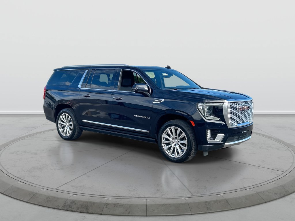 Used 2022 GMC Yukon XL Denali w/ Denali Premium Package AWD/4WD image 2