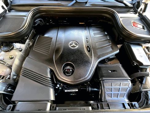 Used 2023 Mercedes-Benz GLS 450 4MATIC image 10