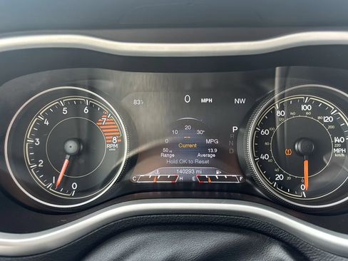 Used 2017 Jeep Cherokee Trailhawk w/ Comfort/Convenience Group AWD/4WD image 32