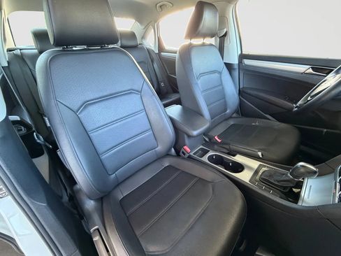 Used 2019 Volkswagen Passat 2.0T Wolfsburg w/ Wheels & Sunroof Package FWD image 21
