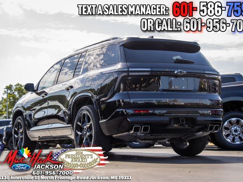 Used 2025 Chevrolet Traverse RS AWD/4WD image 3