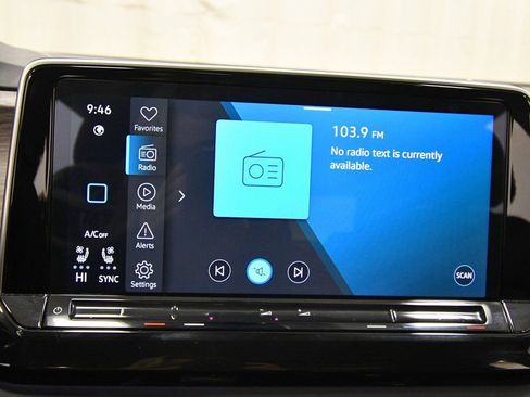 Used 2025 Volkswagen Atlas SEL image 24