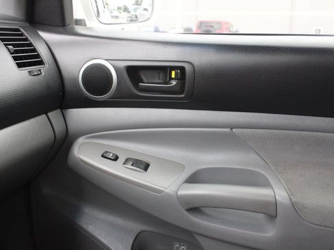 Used 2010 Toyota Tacoma 4x4 Double Cab image 18