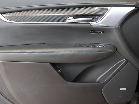 Used 2023 Cadillac XT6 Sport image 23