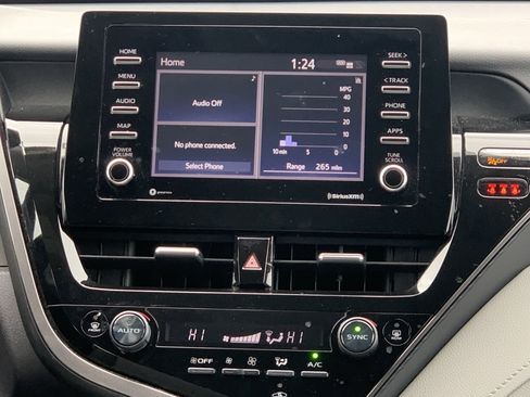 Used 2022 Toyota Camry LE image 31