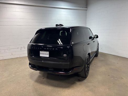 Used 2023 Land Rover Range Rover SE image 7