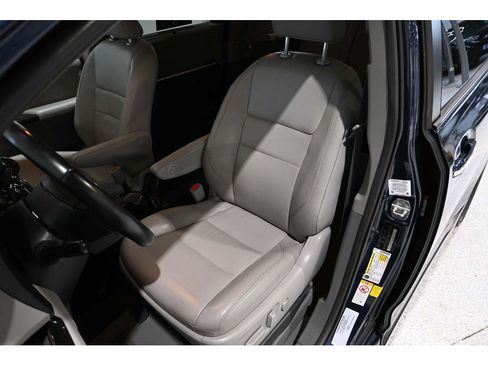 Used 2018 Toyota Sienna XLE Premium FWD image 14