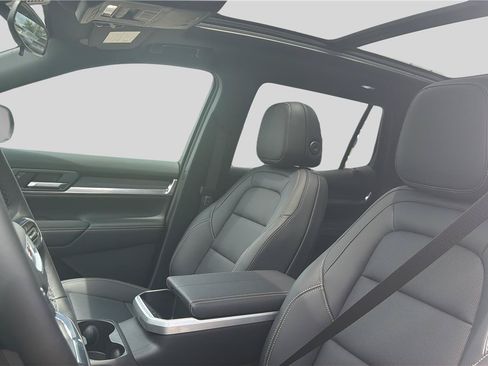 New 2026 GMC Terrain Elevation w/ Elevation Premium Package AWD/4WD image 18