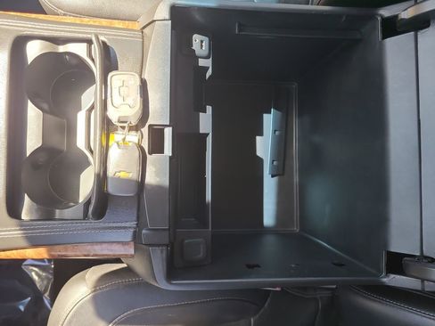 Used 2018 Chevrolet Tahoe Premier image 38