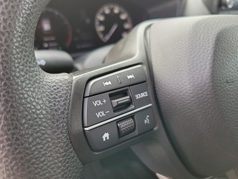 Used 2025 Honda HR-V LX image 23