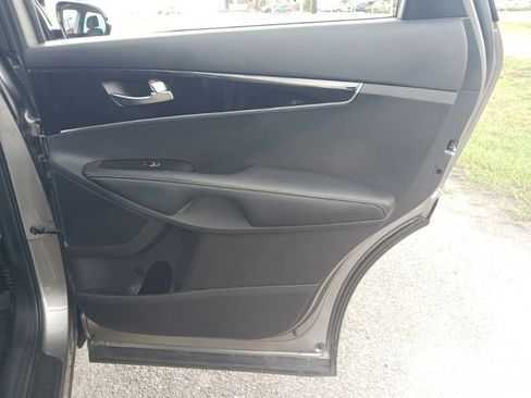 Used 2017 Kia Sorento FWD image 20