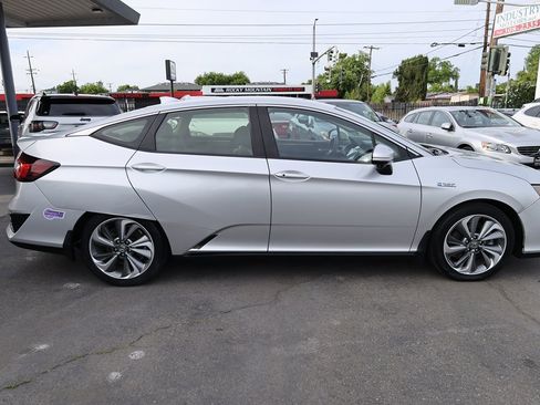 Used 2018 Honda Clarity Plug-In Hybrid image 10