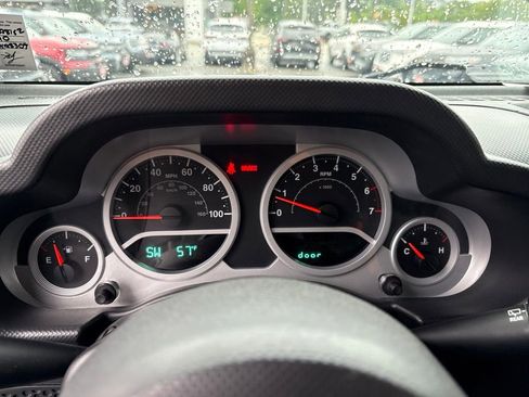 Used 2010 Jeep Wrangler Unlimited Sport AWD/4WD image 37