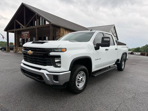 Used 2024 Chevrolet Silverado 2500 W/T w/ WT/CX Safety Package AWD/4WD image 2