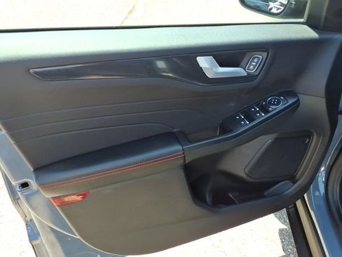 Certified 2024 Ford Escape ST-Line w/ Tech Pack #1 AWD/4WD image 11