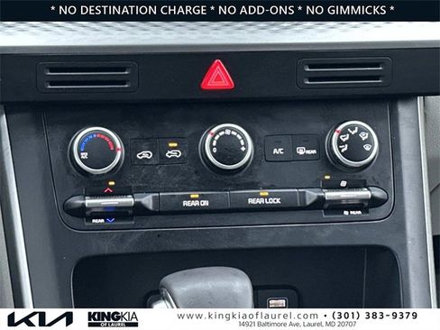 Used 2024 Kia Carnival LX image 5