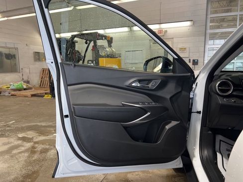 New 2026 Chevrolet Trax ACTIV w/ Driver Confidence Package image 7