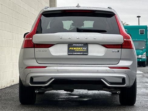 Used 2024 Volvo XC60 B5 Core image 5