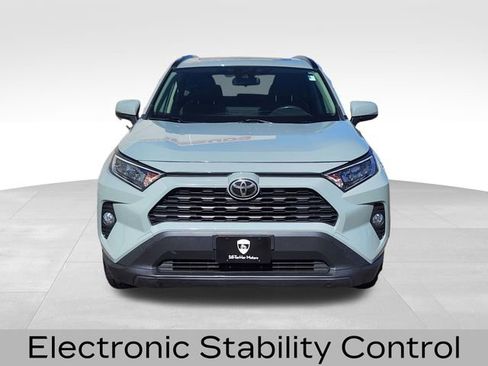 Used 2019 Toyota RAV4 XLE image 3