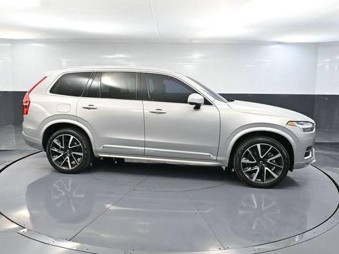 Used 2024 Volvo XC90 B5 Plus AWD/4WD image 4