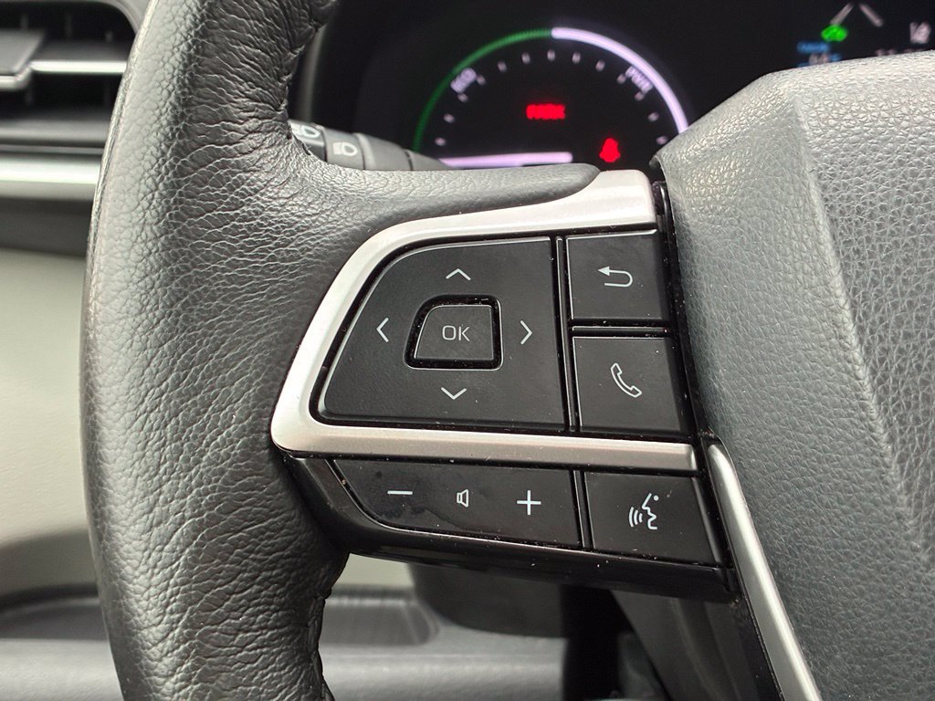 Used 2023 Toyota Sienna XLE FWD image 16