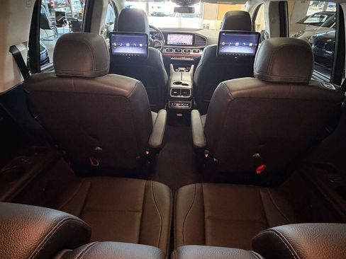 Used 2020 Mercedes-Benz GLS 450 4MATIC image 33