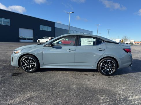 New 2025 Nissan Sentra SR image 7