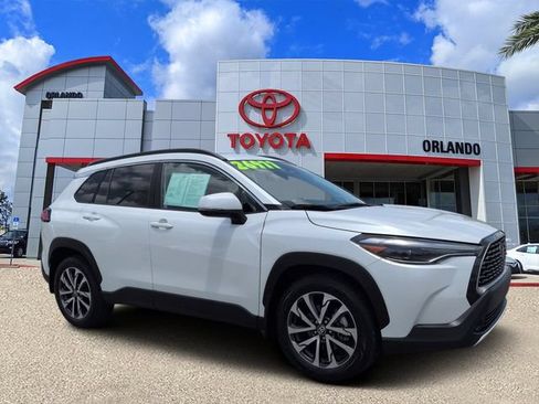 Certified 2023 Toyota Corolla Cross XLE w/ Convenience Package FWD image 1
