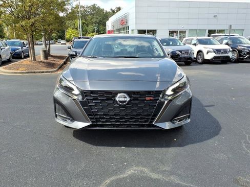 New 2025 Nissan Altima 2.5 SR image 2