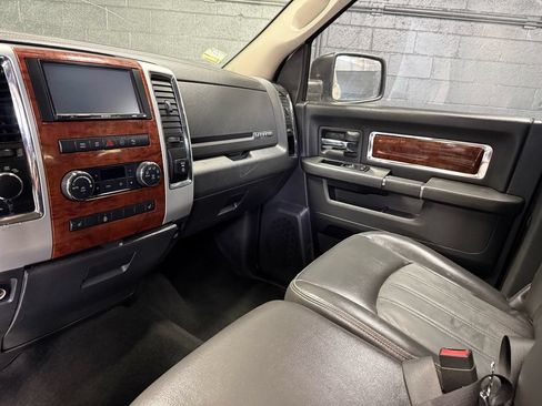Used 2009 Dodge Ram 1500 Truck Laramie AWD/4WD image 12