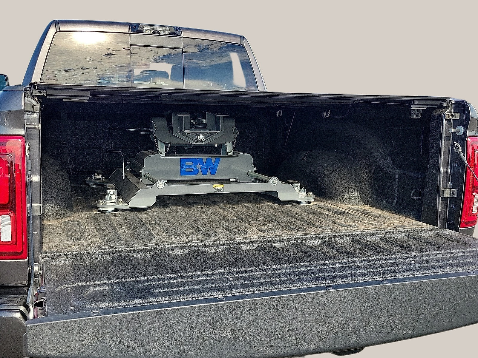 Used 2025 RAM 2500 Limited AWD/4WD image 8