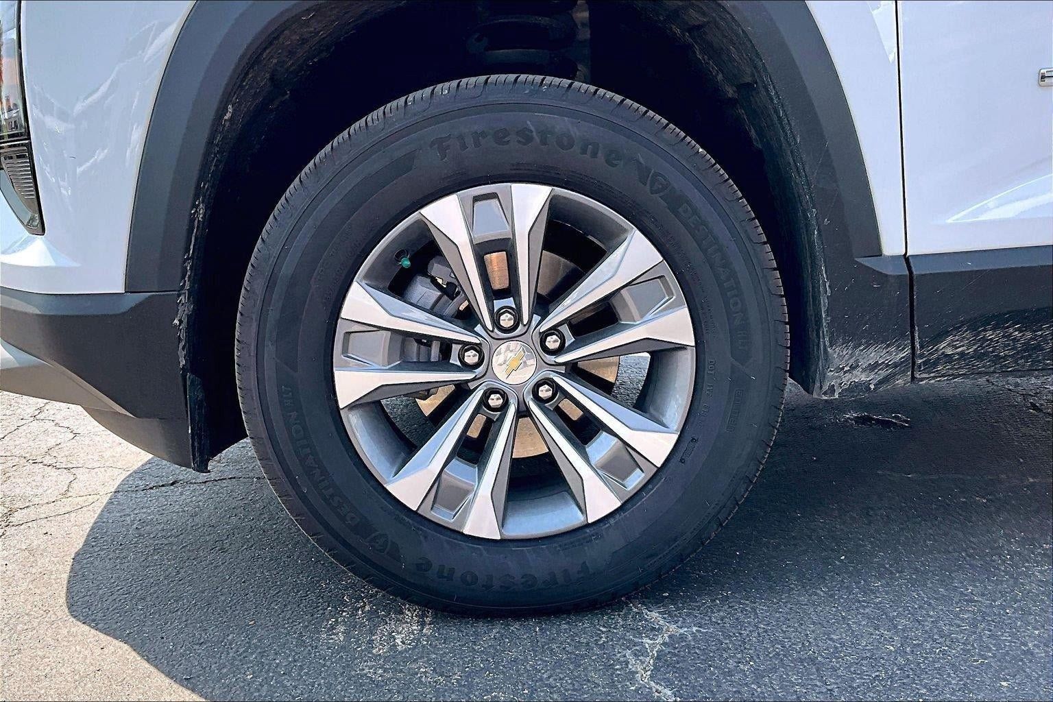 Used 2026 Chevrolet Equinox LT FWD image 9
