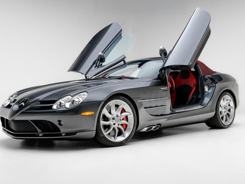 Used 2008 Mercedes-Benz SLR image 11