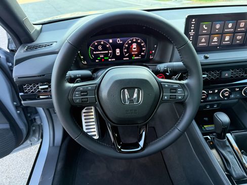 Used 2025 Honda Accord Sport image 12