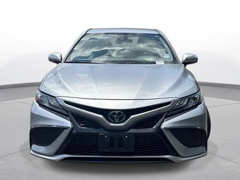 Used 2024 Toyota Camry XSE FWD image 3