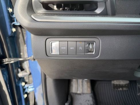 Used 2025 Chevrolet Traverse LT w/ LPO, Floor Liner Package image 11